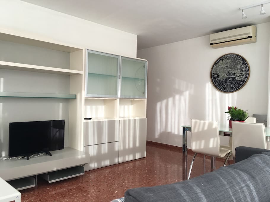 Salon Comedor con TV y sofá cama 140x 200