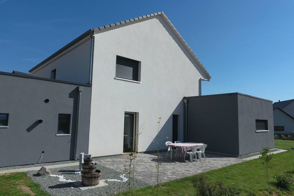 2ème terrasse totalement privée (sans vis à vis) avec une vue sur la chaine montagneuse des Vosges