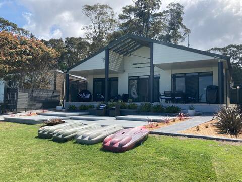 Beyond the Sea + absolute waterfront/heated pool