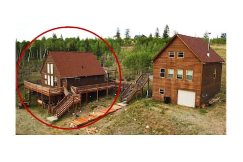 Red's Retreat - Hot tub, pool table, so much more!