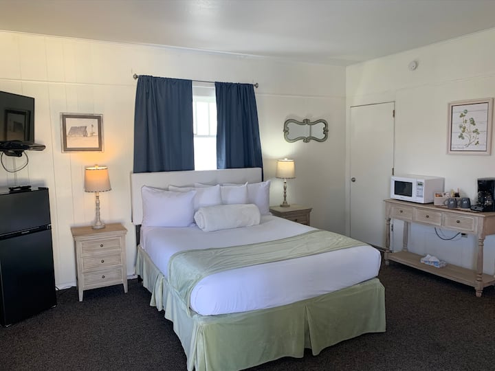 First bedroom with queen bed