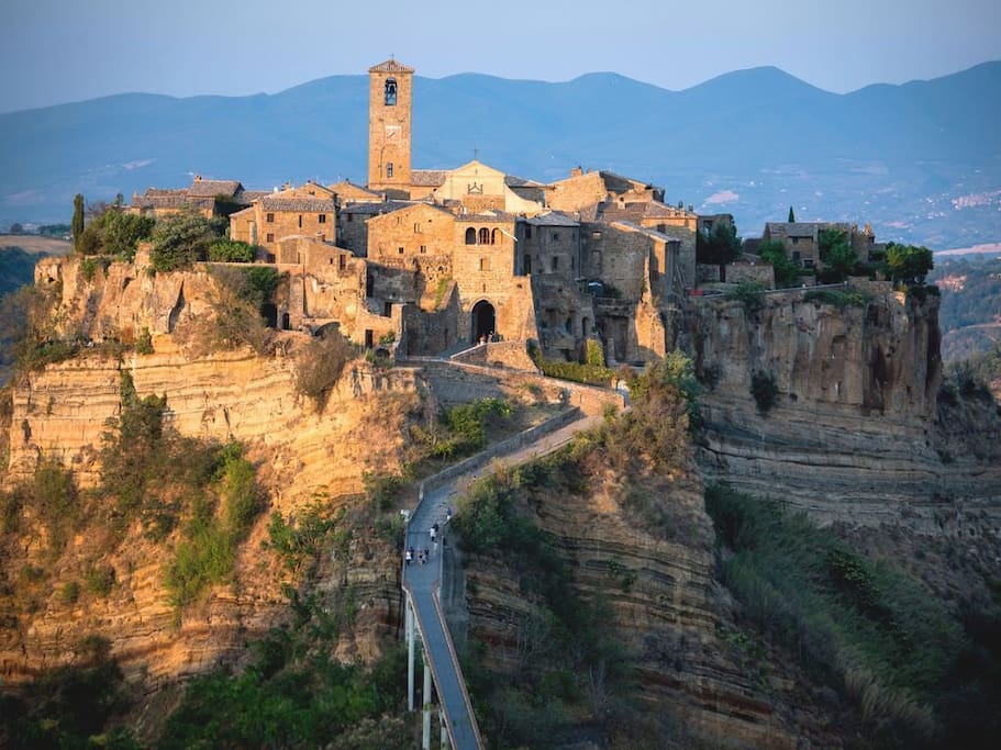 Civita di bagnoregio a pochi km