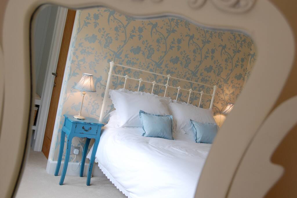 the blue room