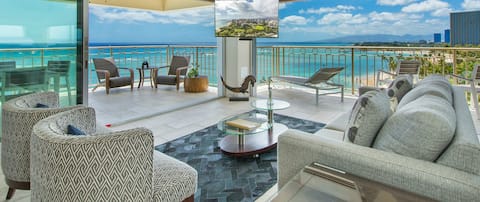 A View to Die for! 3bedroom 3bath on Waikiki Beach