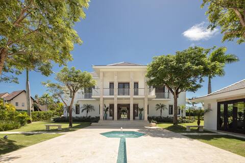 Golf view Villa with private GYM & Home Cinema