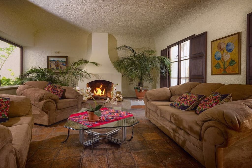 You will love having a cup of guatemalan coffe in our living room with chimney. Very bright and spacious!