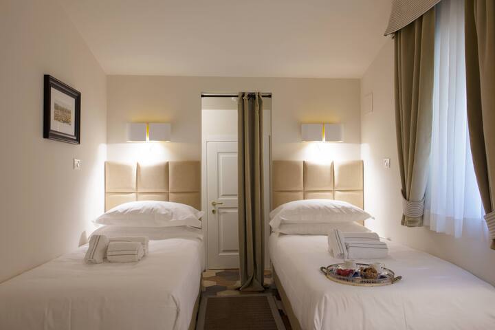 Dafne magnificent attic overlooking the Duomo gallery image 3