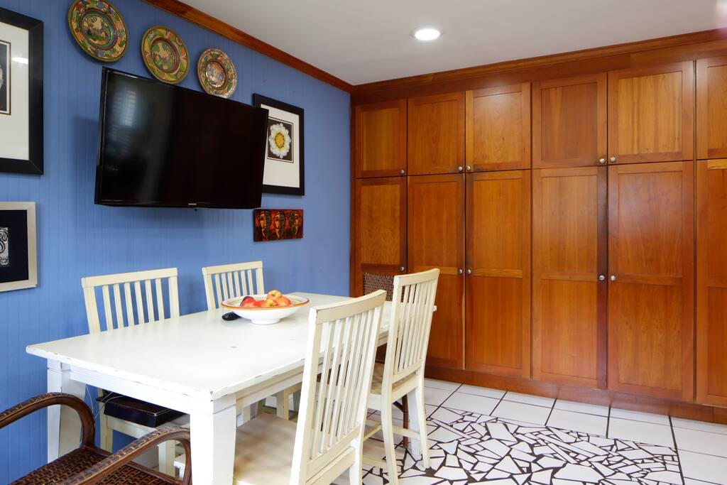 The eat in kitchen.
