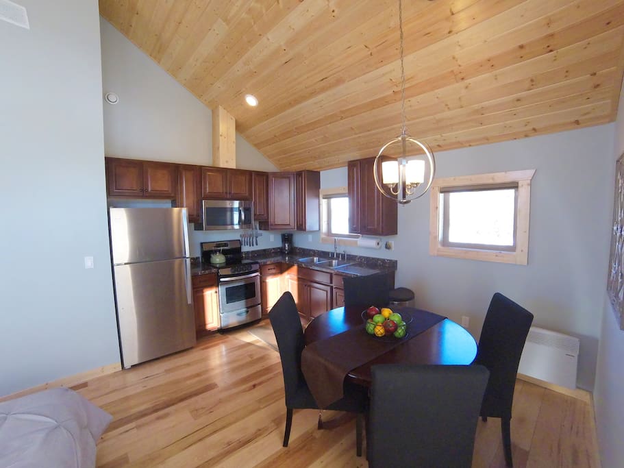 Kitchen/Dining area