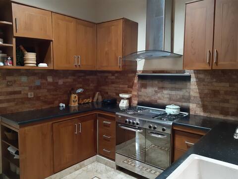 Cozy and spacious 4 bedroom home in central Depok
