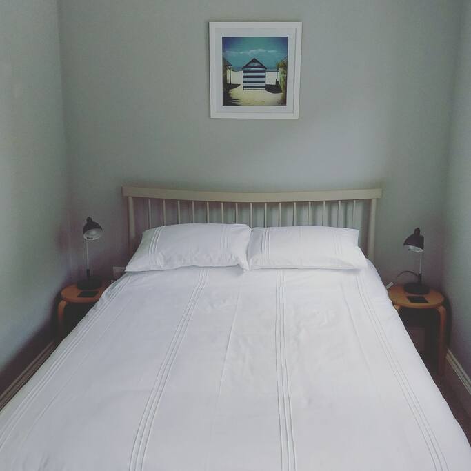 King-size bedroom