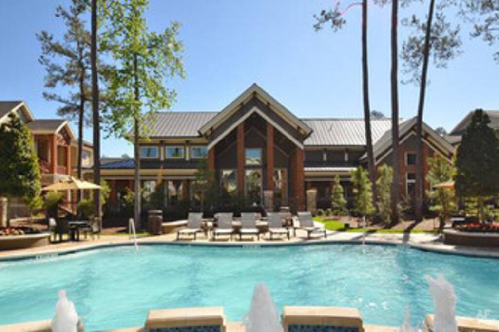 Welcome to The Woodlands Lodge, YOUR STRESS FREE residence for the 2017 Super Bowl!!!