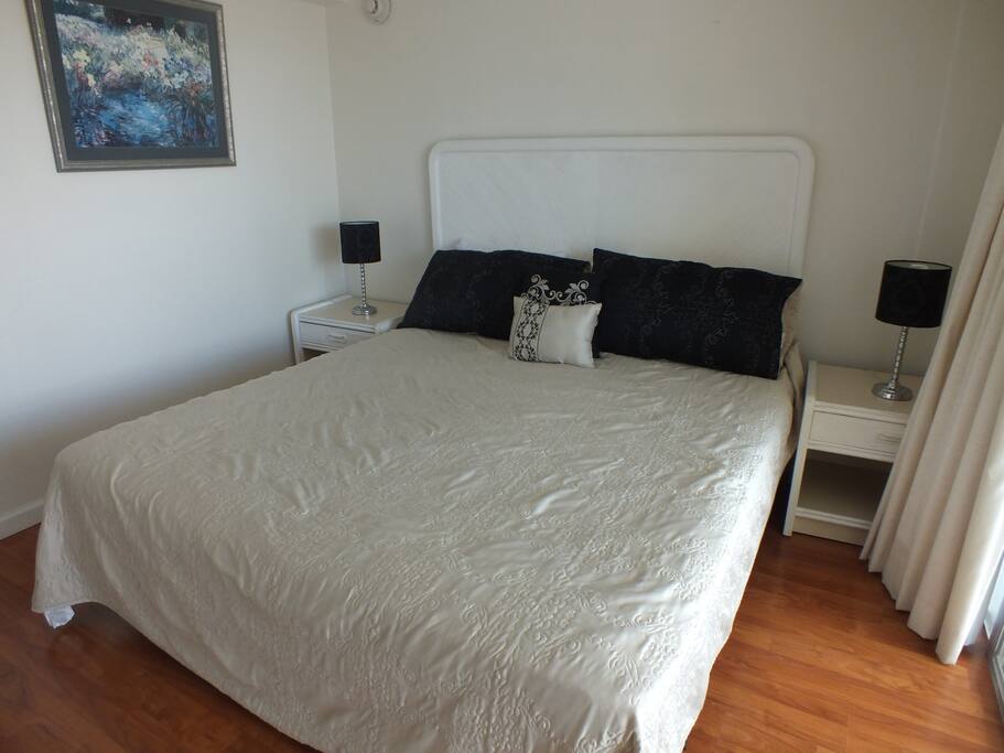 Bed,Bedroom,Furniture,Couch,Art