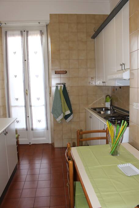 Cucina, lavello gas e lavastoviglie