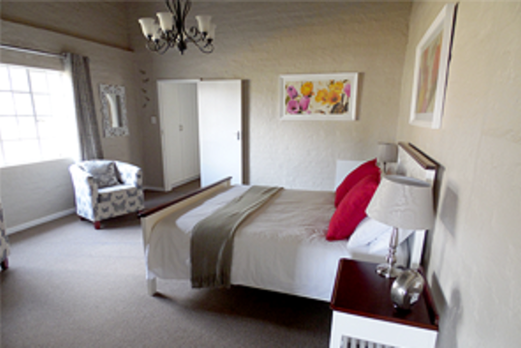 Room with en suite bathroom