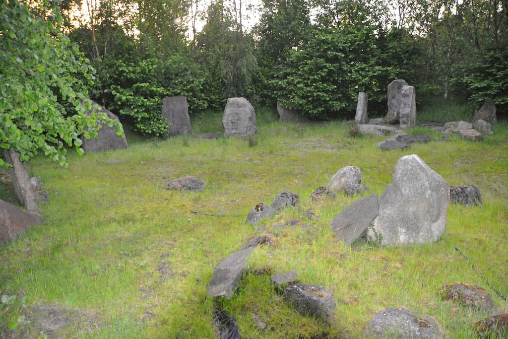 Standing stones located around HopeWell