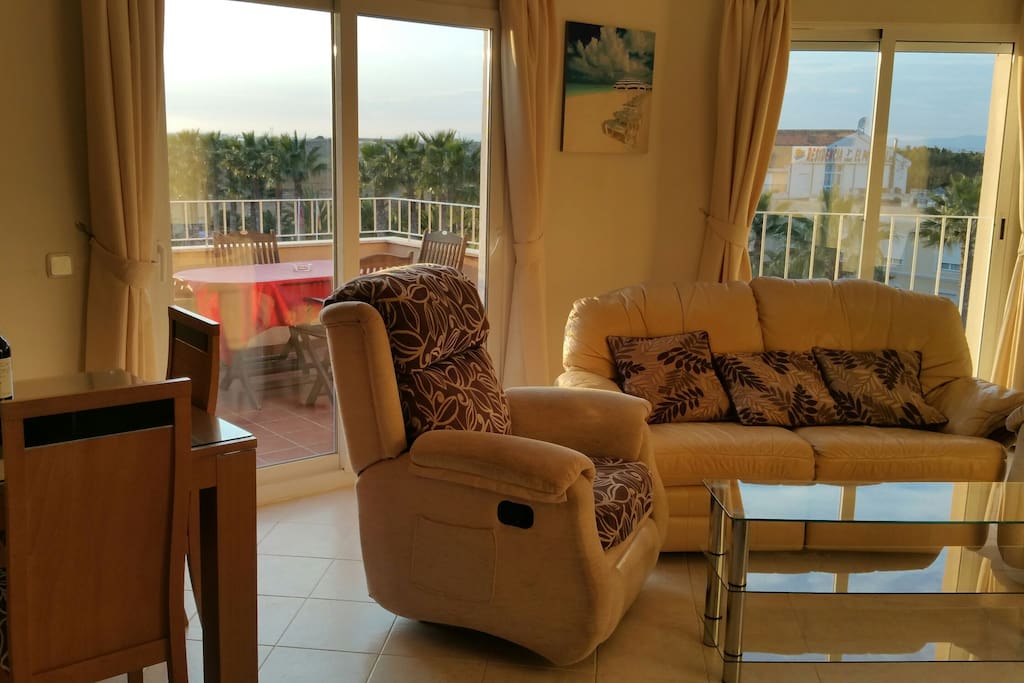 Dining/sitting room
