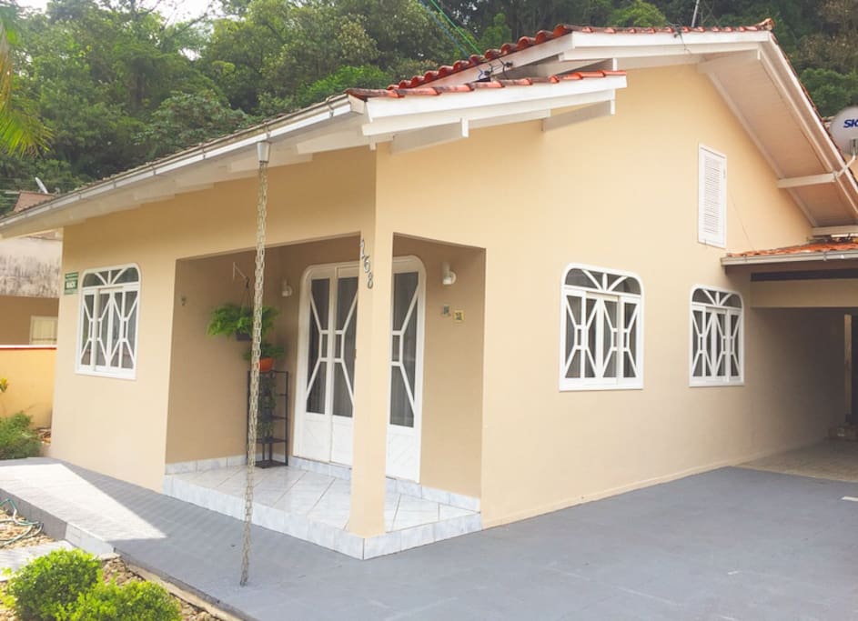 𝐶𝑎𝑠𝑎 𝐶𝑒𝑛𝑡𝑟𝑜 𝐽𝑎𝑟𝑎𝑔𝑢𝑎 Casas para Alugar em Jaraguá do Sul , Santa Catarina, Brasil