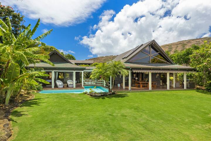 Maunalua Sunset: Oceanfront Estate w/Pool/Spa & AC gallery image 3