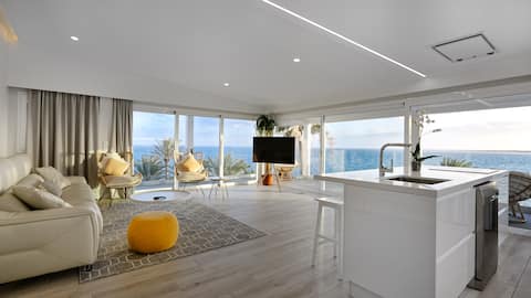 Deva Beach - Oceanview luxury 3 bedroom Penthouse