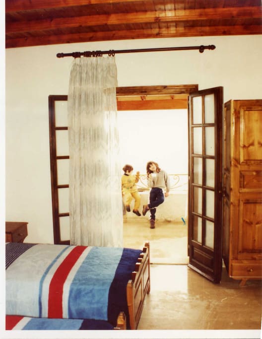 Bedroom with two single bets