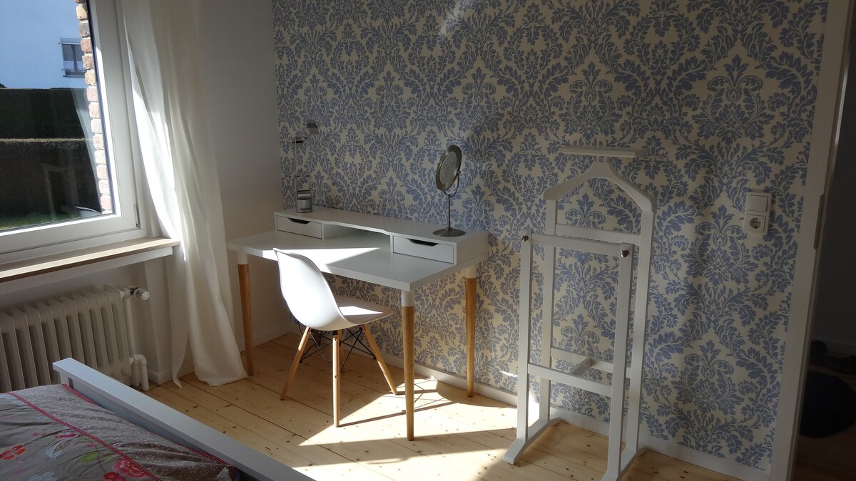  Espacio de trabajo del dormitorio para padres