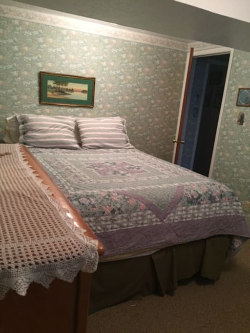 queen bed