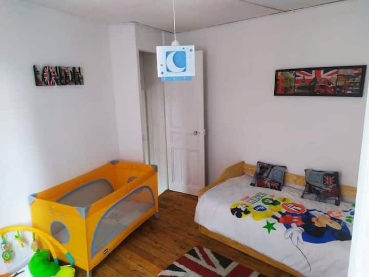 Chumba cha 3 cha kulala mfululizo chenye chumba cha 2 cha kulala