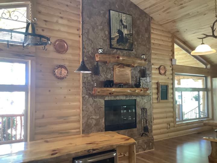 Beautiful Log Mountain Home With A View - Bayfield, CO