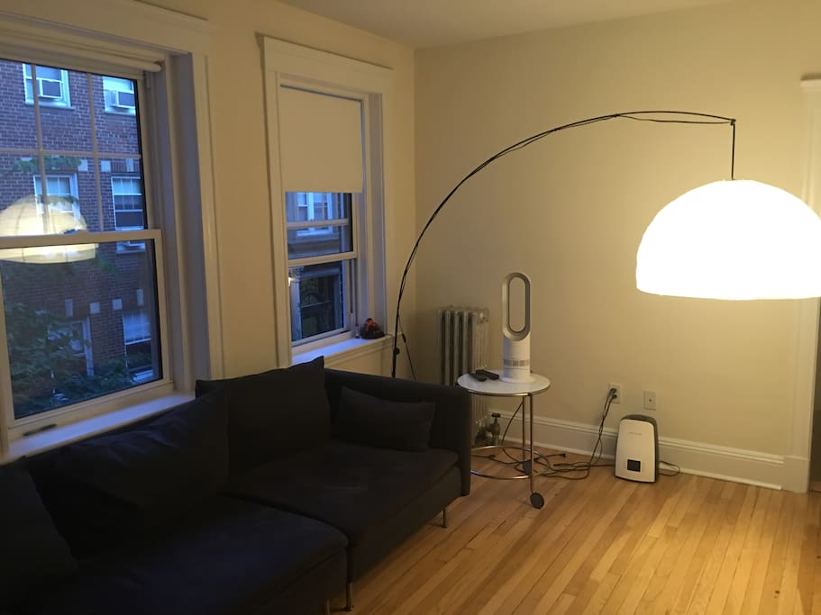 Very Spacious living room