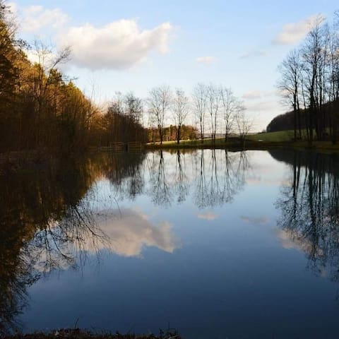 Etang du Tom, Ecolodge