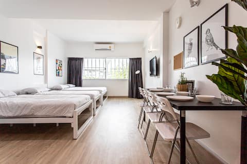 B3 Cosy Studio /5 guests/ Near MRT/full kitchen