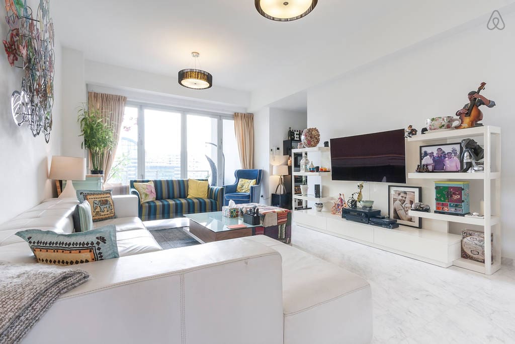 Living Room - Media Center (55 Ince LED Curve TV)