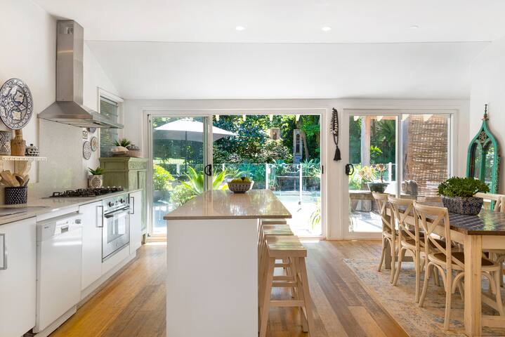 The Sanctuary Hideaway gallery image 3