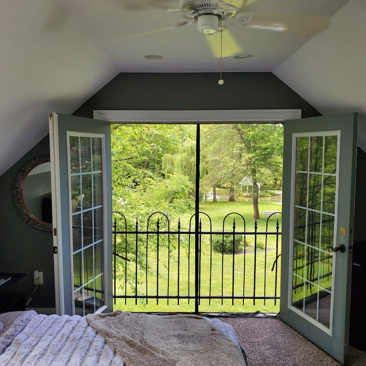 The Loft. Just A Comfortable Place To Crash. - Purcellville, VA