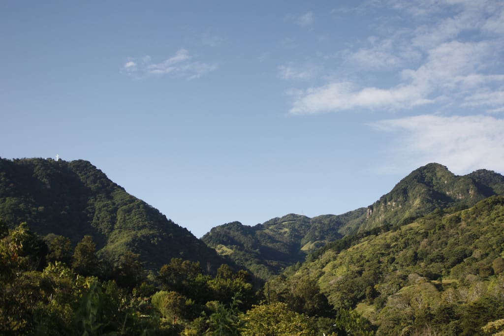 Vista desde el Balcón a los Cerros de Escazú
