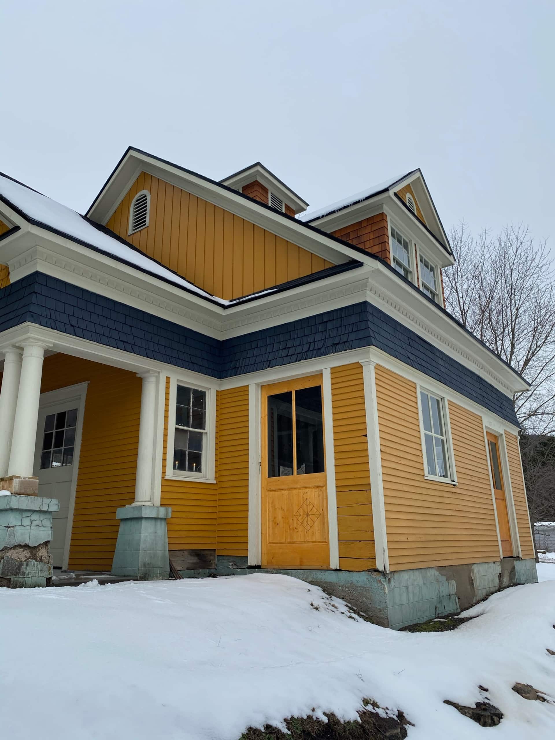 Historic Carriage House - Studio Loft