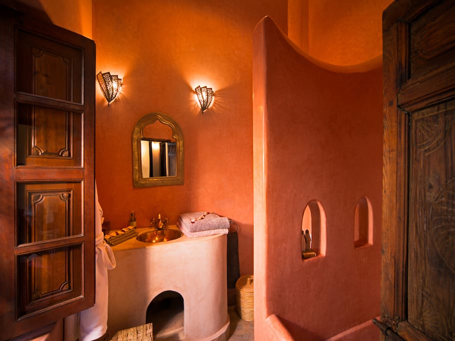 Twin room 's bathroom