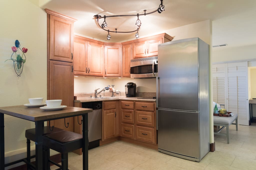 Dishwasher, stove, keurig coffee, oatmeal packets, cups, dishes, silverware & basic cooking pans