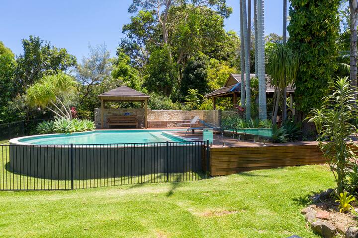 Villa Byron with guest house gallery image 2