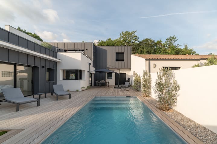 Saint Yves By Celia managed Airbnb listing 2