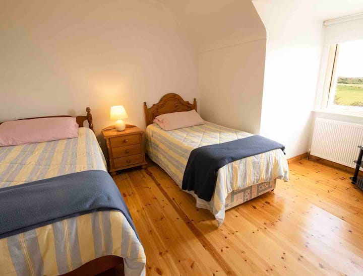 חדר שינה 4 (מקום ל -2)