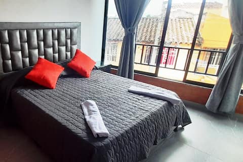 Confortable modern aparthotel, very central