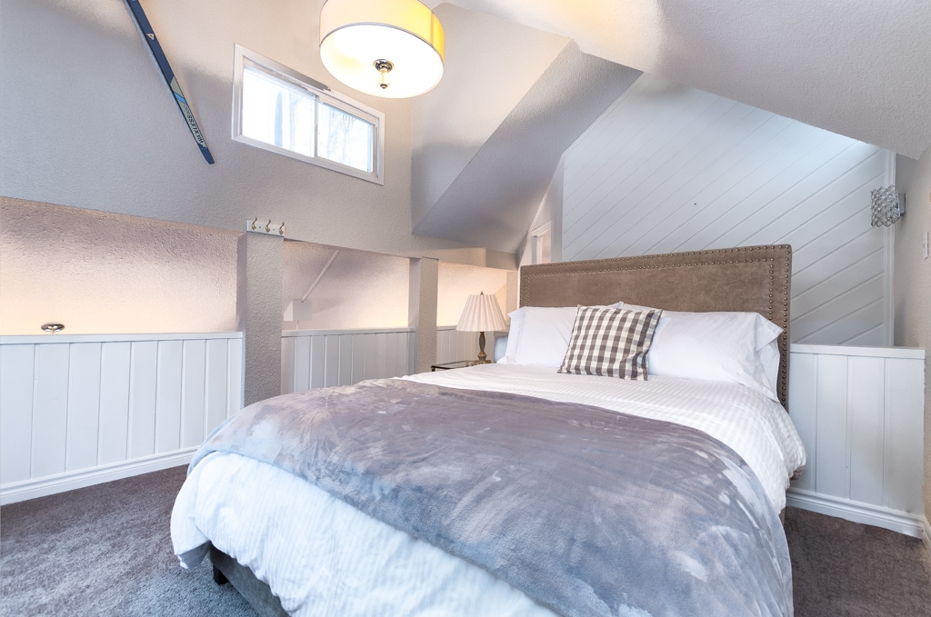 Loft upstairs with Queen bed