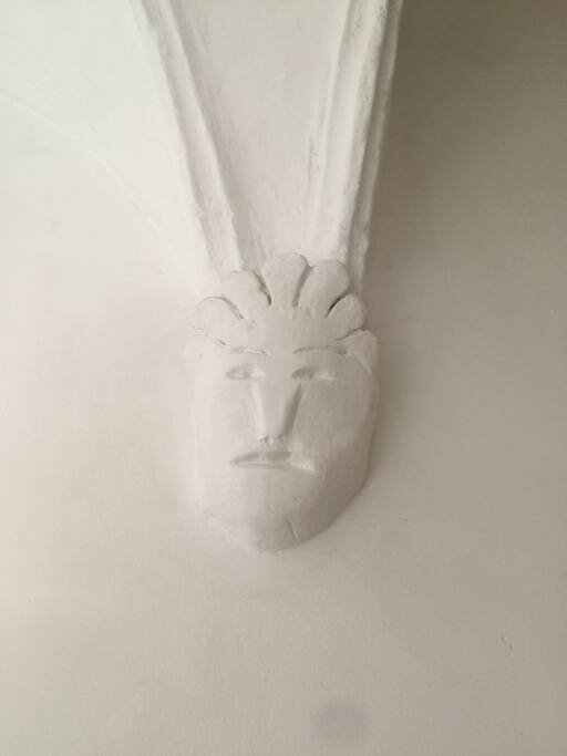Statue dans les escaliers