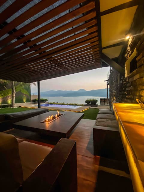 House with a view of Lake Valle de Bravo