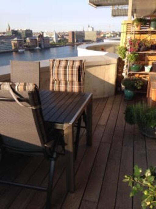 Vestvendt terrasse