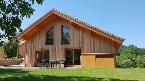 Large 4* SPA Chalet facing the castle