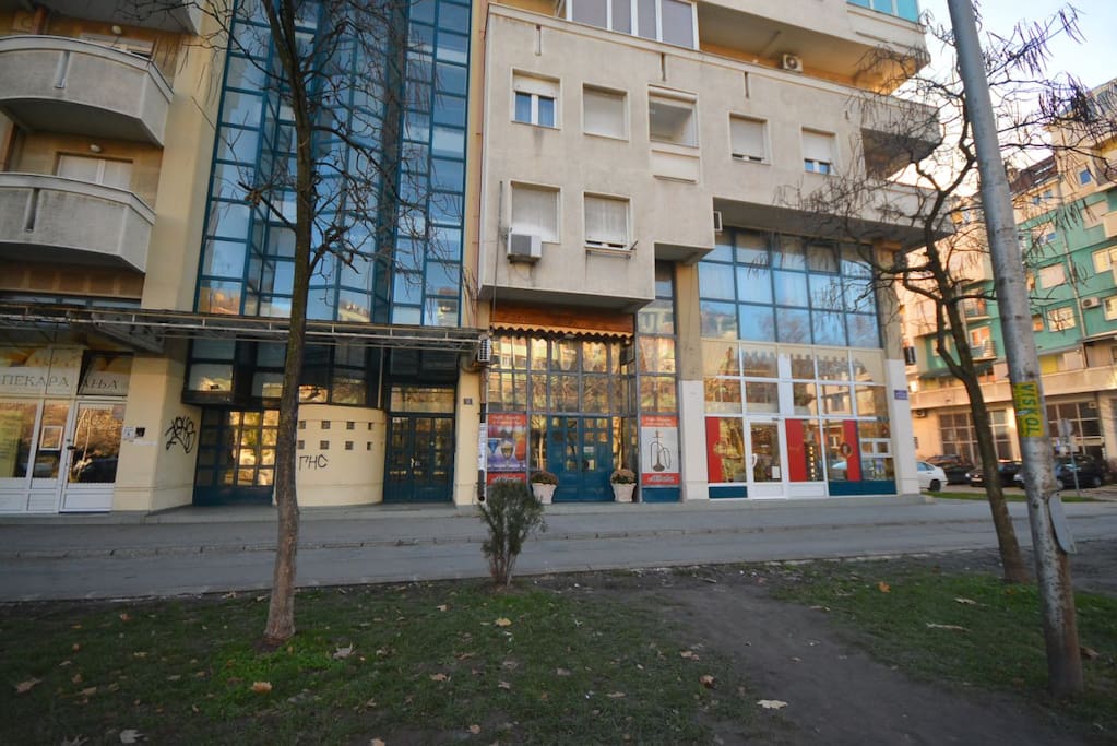 Корнелија Станковића 11, Нови Сад