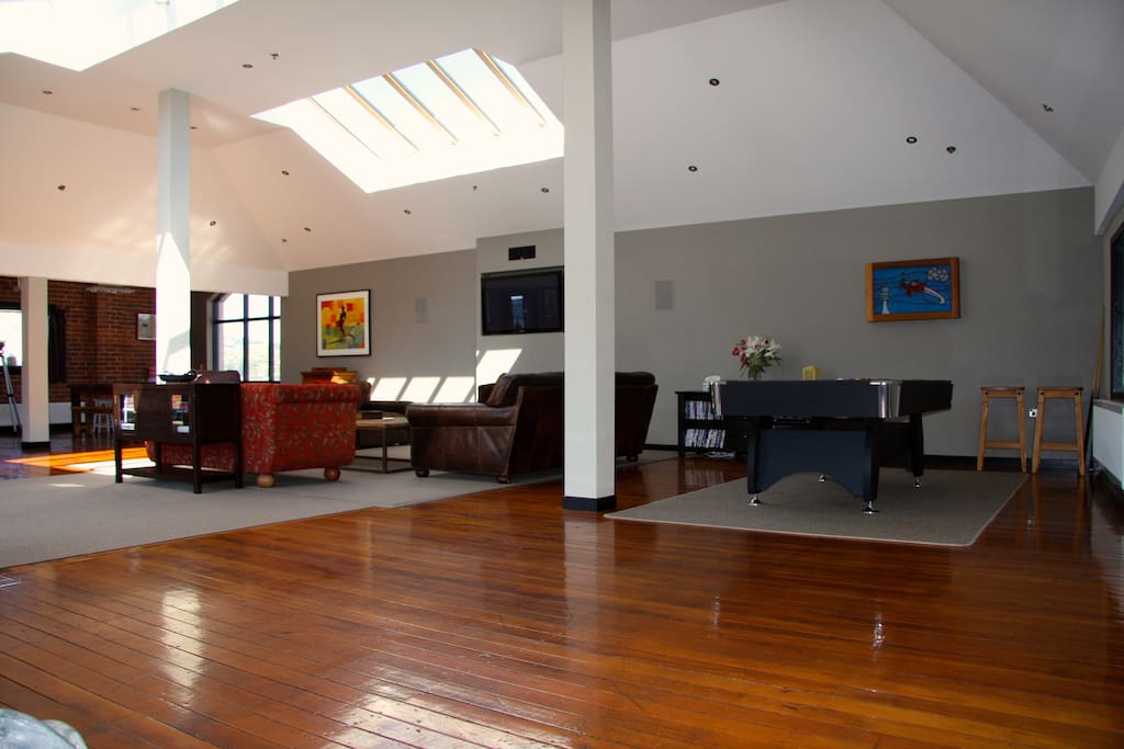 Lounge and Pool table